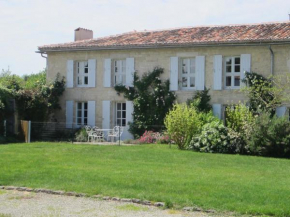Luxury 18th C renovated stone house with heated swimming pool in countryside